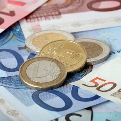 EUR/USD grinds higher past 1.0900 ahead of Fed Minutes, NFP