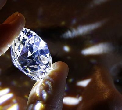 Botswana signs new diamond sales deal with De Beers