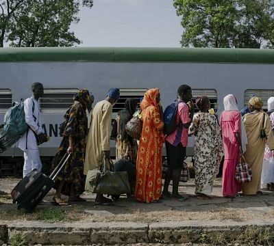 Senegal revives train line for religious festival