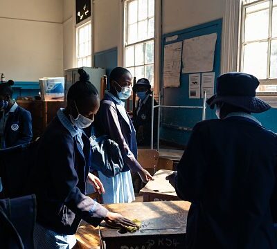 Zimbabwe faces teacher exodus over low pay