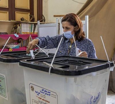 Expatriate Egyptians begin voting for presidential elections