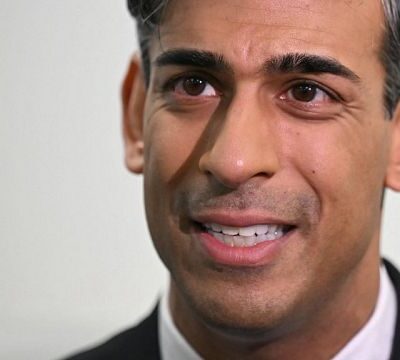 UK Prime Minister and opposition spar over Rwanda deportation deal