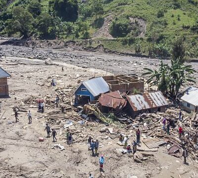 DR Congo: Streets in Kinshasa flooded as heavy rain causes Congo river to burst its banks