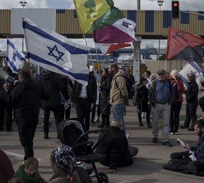 Israeli protesters rally to block passage of Gaza bound humanitarian aid
