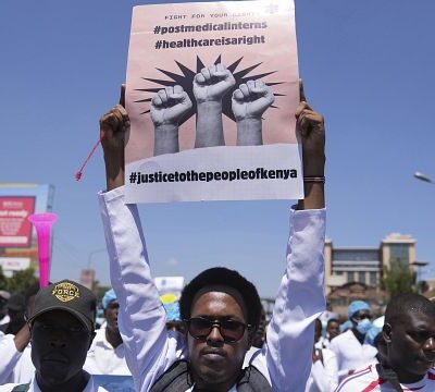 Kenya doctors strike extends into third week