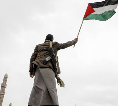 Thousands rally in Sanaa against Israel-Hamas war, Houthis threaten to expand their campaign