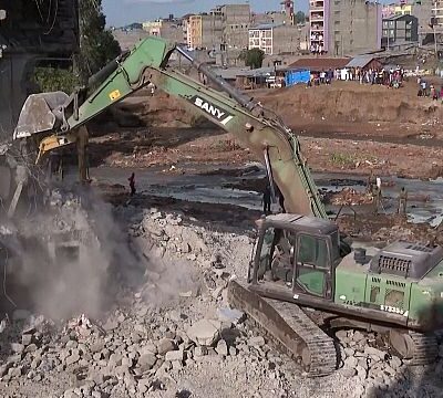 Building Collapses in Nairobi Amidst Heavy Rains, Injuring Several