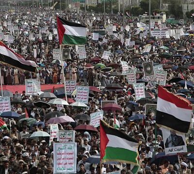 Thousands of Yemenis continue weekly protest in solidarity with Palestinians