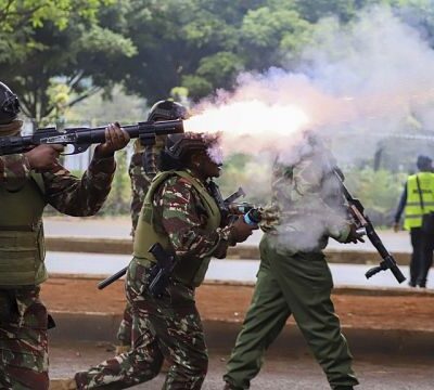 Police fire tear gas as crowds call for Ruto to resign