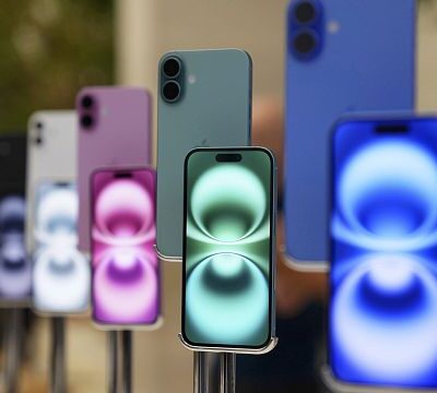 Queue for new iPhone 16 at Apple shop in London