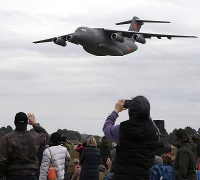 Aircraft displays thrill visitors at South Africa’s annual aerospace exhibition