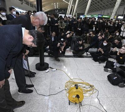 179 dead in South Korea plane crash; officials suggest bird strike to blame for the incident