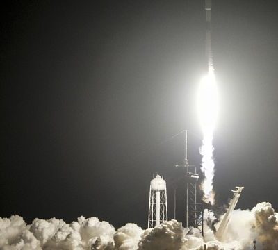 Space X Launches Lunar Landers towards Moon
