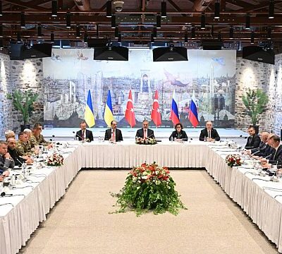 Russia and Ukraine fail to agree to ceasefire in first direct talks