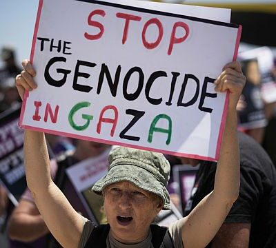 Israeli protesters gather near border with Gaza to demand end to war