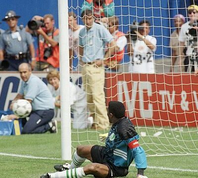 Former Nigeria goalkeeper Peter Rufai dies at 61