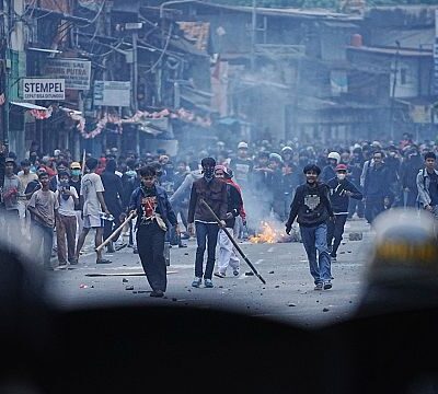 Students clash with riot police in Jakarta over MPs’ housing benefits