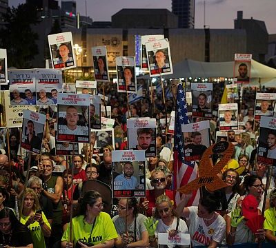 Israel: anti-government protesters take to the streets in Tel Aviv