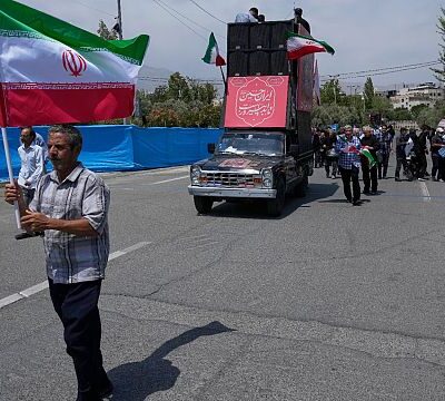 Iran says open to nuclear talks but no stop to enrichment