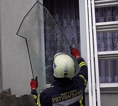 Homes destroyed and dozens injured in Russian drone barrage on Ukraine