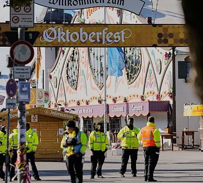 Munich Oktoberfest resumes after seven-hour closure