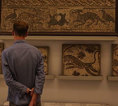 Thieves steal ancient statues from Syria’s National Museum of Damascus