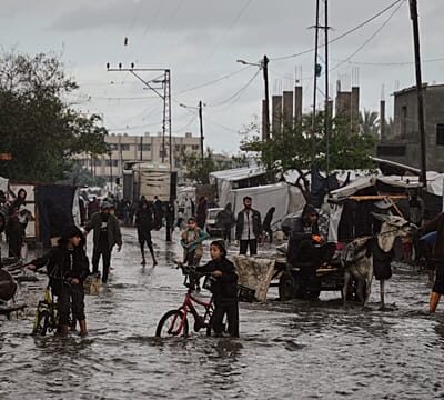 Heavy rains flood Gaza camps, worsening the humanitarian crisis