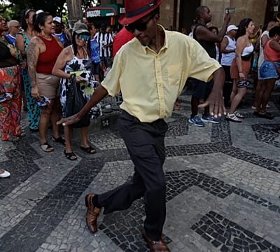 Samba Train celebrates National Day of Samba at Christ the Redeemer