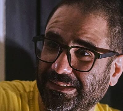 Egyptian dissident Alaa Abd el-Fattah arrives in London after travel ban lifted