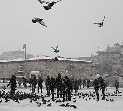 Heavy snow blankets Istanbul on first day of 2026