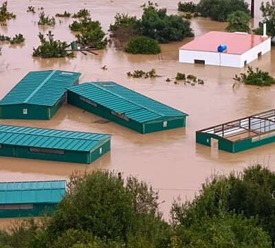 Spain floods: Storm Leonardo forces 4,000 evacuations in Andalusia