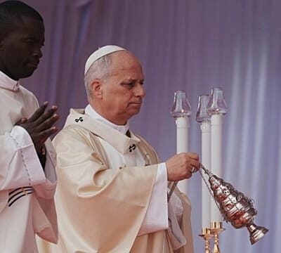 Pope Leo calls for Angolans to fight corruption in Sunday Mass