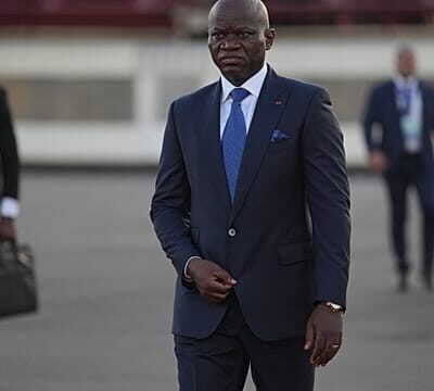 Gabon’s president courts Angolan investors