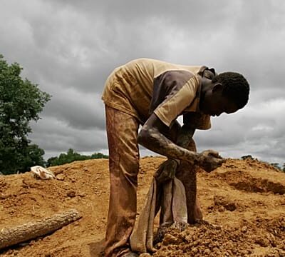 Cameroon uncovers more than 200 illegal gold mines, mostly foreign-owned