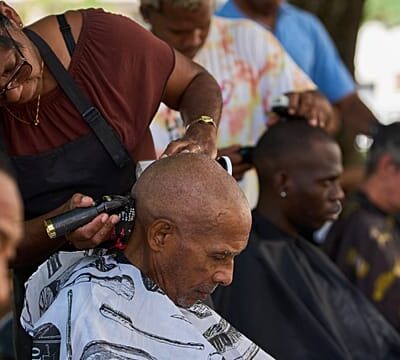 Barbers in Cuban capital offer free haircuts amid economic crisis